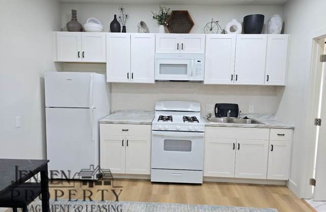 Detached Basement Casita- One Bedroom! Gallery 4