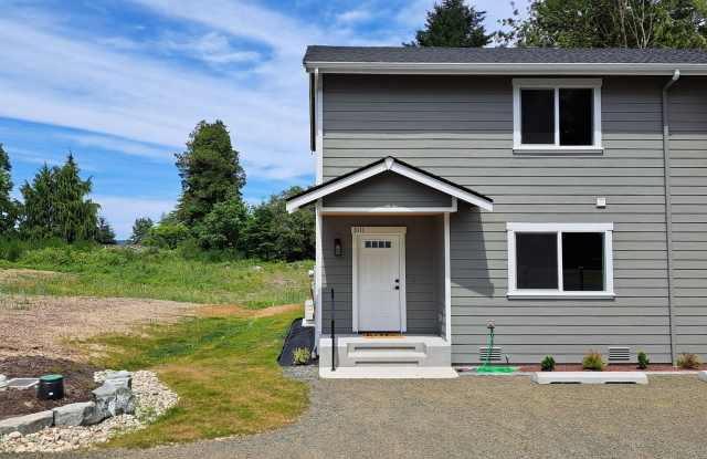 3 Bedroom 2.5 Bath Duplex Gallery 3
