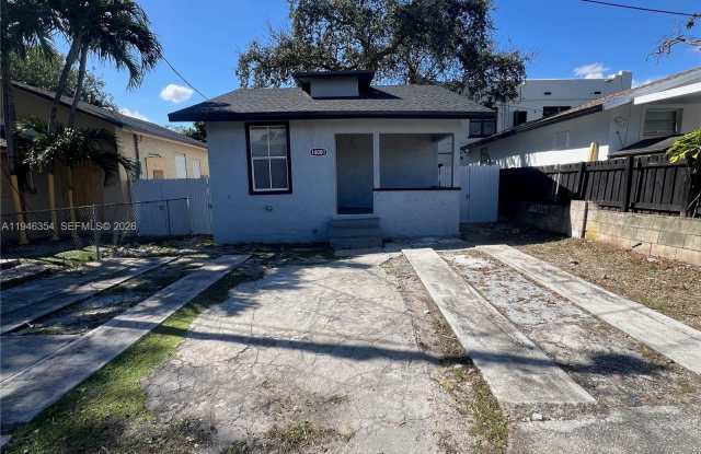 1800 SW 3rd St photos photos