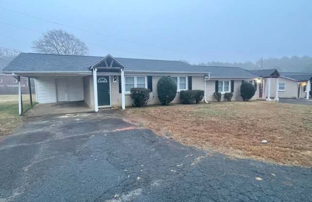 This lovely 2 bedroom 1 bath duplex is located in Stanley off Sifford Rd. - 1323 Dartwood Lane, Lowesville, NC 28164