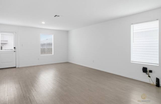 20450 Onyx Ring Gallery 4