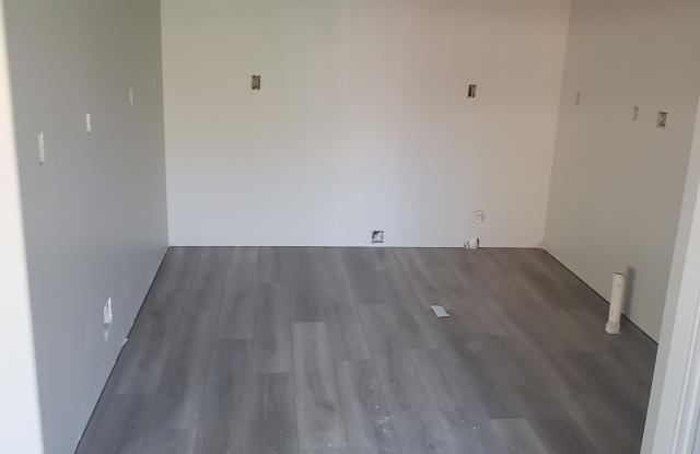 175 W 4900 S Gallery 3