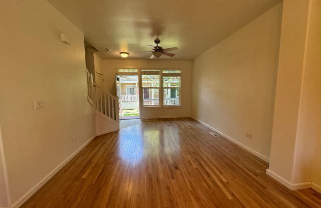 15921 SW Mortondale Lane ~ Lovely Townhome Gallery 4