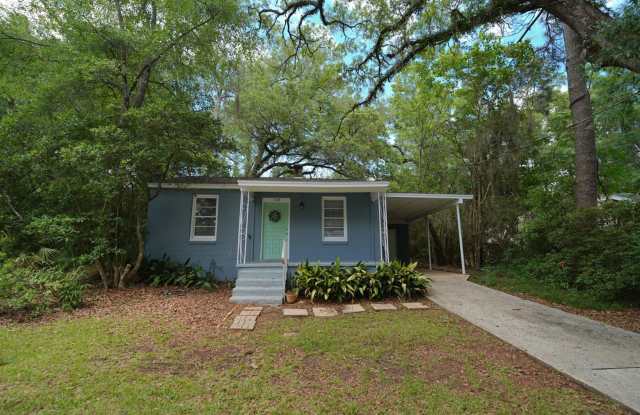Charming 2 Bed / 1 Bath Cottage photos photos
