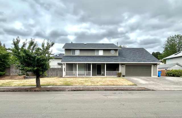 Large 4 Bed 2.5 Bath Home on Corner Lot in Wildwood! photos photos
