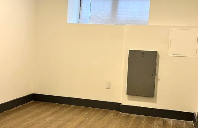 2008 Fulton St photos photos