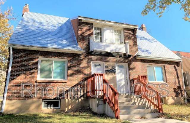 2902 Fowler Ave photos photos