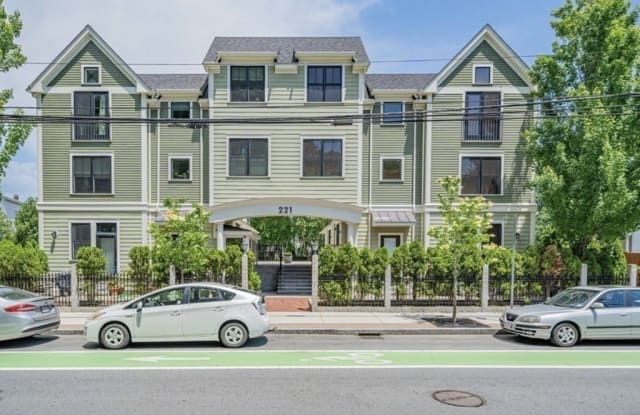 221 Beacon Street - 221 Beacon Street, Somerville, MA 02143