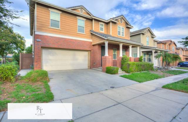 Riverside 4B/2B, close UCR photos photos