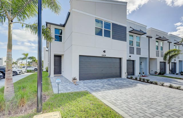 2414 SE Tarvest Way - 2414 Southeast Tarvest Way, Stuart, FL 34997