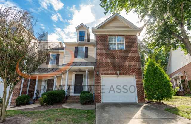 Spacious 3BR, 2.5BA End-Unit Townhome! Gallery 1