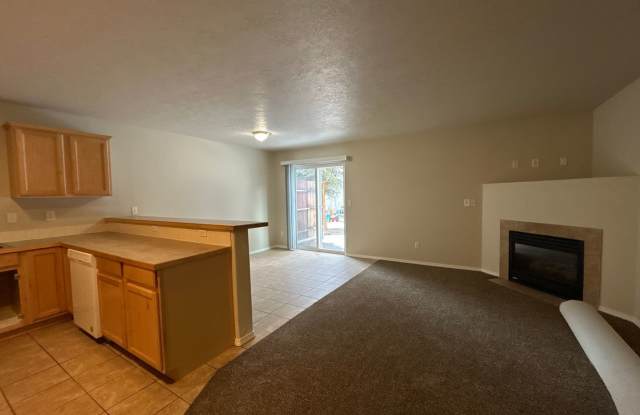 Newly Remodeled 2 Bedroom/ 2.5 Bathroom with Office in SW Redmond Gallery 2