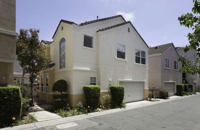 Spacious 4 Bedroom House in Emerald Village photos photos