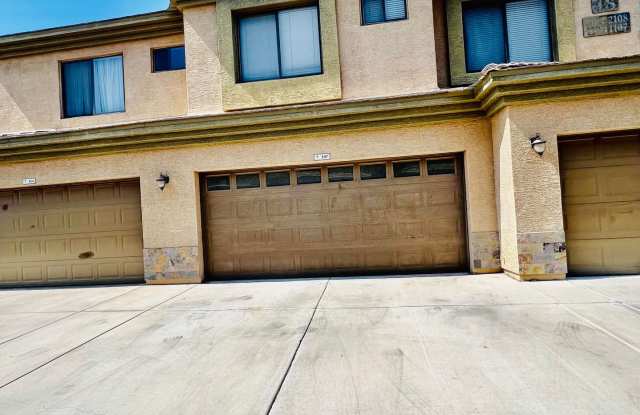 2 Bedroom Chandler Condo Gallery 1