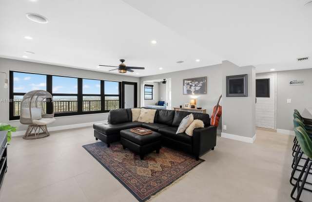 3200 Port Royale Dr N photos photos