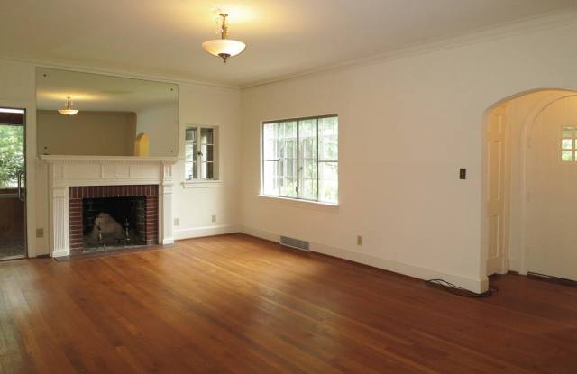 120 Kenan Street Gallery 3