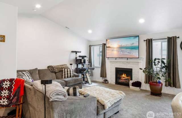 Home For Rent Gallery 4