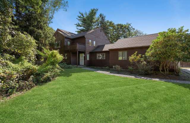 47 Spring Pond Ln photos photos