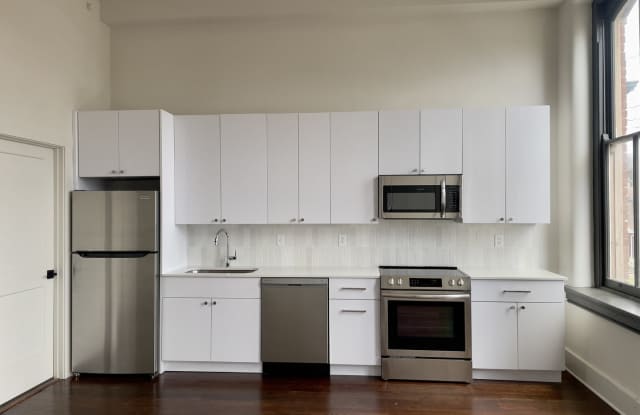 Historic Modern Apartment - 516 Berry Street, Dayton, KY 41074