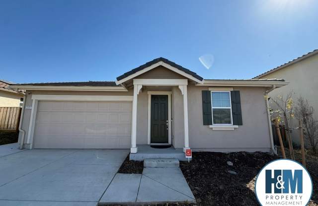 Newer Construction - 4 bedroom home Gallery 1