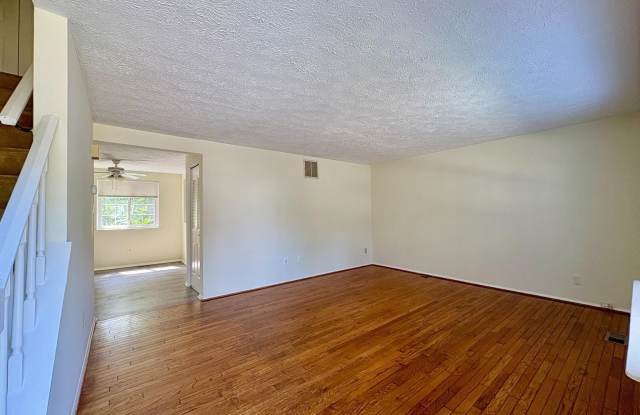 8064 STEEPLE CHASE COURT Gallery 4