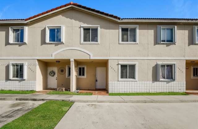 13921 SW 173rd Ter photos photos