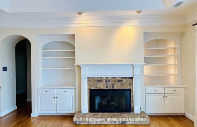 495 EDNAM CIR Gallery 4