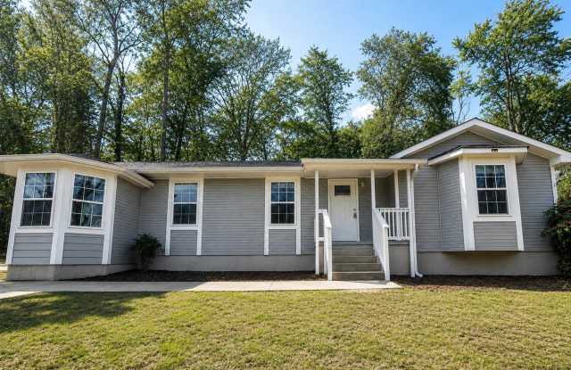 3 Bedroom Red Bank Home with Large Deck | Fresh Updates | Spacious Living Areas photos photos 3 Bedroom Red Bank Home with Large Deck | Fresh Updates | Spacious Living Areas photos photos