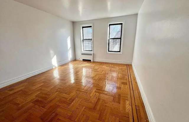 2387 Morris Avenue photos photos
