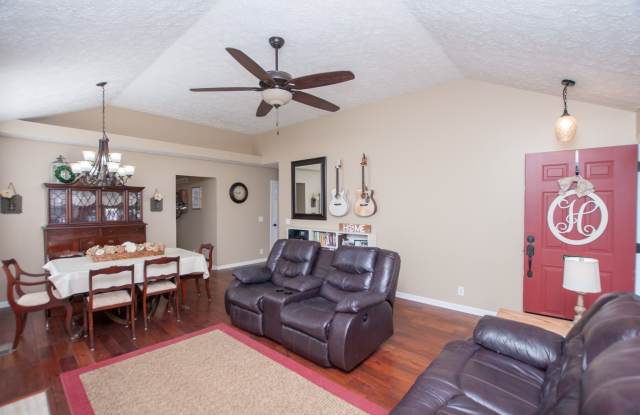 911 Celeste Ct Gallery 3