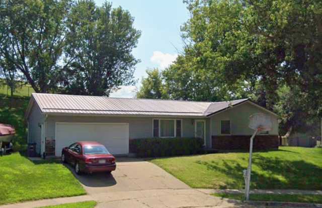 3690 Keystone Drive - 3690 Keystone Drive, Dubuque, IA 52002