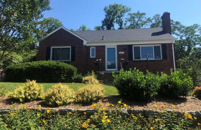 SHORT TERM LEASE -SIX MONTHS--Beautiful Three Bedroom House in N Arlington; Dominion Hills - 6094 9th Street North, Arlington, VA 22205