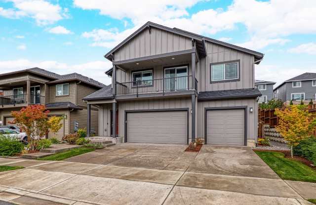 Elegant 4 Bedroom| 3 Bathroom Tigard Home with Designer Touches! photos photos