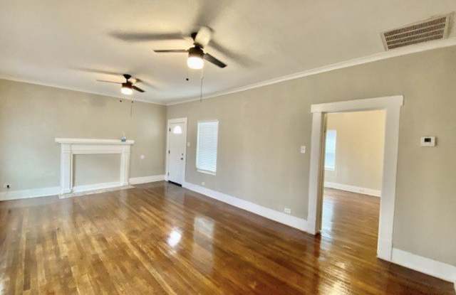 2219 S New Braunfels Ave photos photos