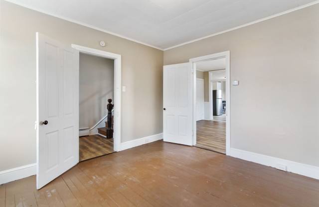 Coming Soon- Spacious 3-bedroom home Located in York City! photos photos