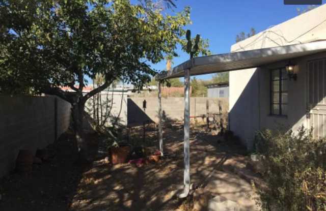 2 Bed / 1 Bath Home Gallery 3