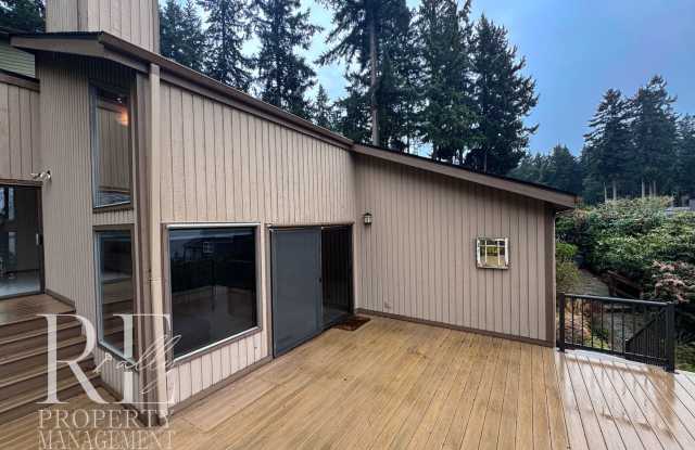 Vaulted 2-Bed Home with Scenic Views, Gas Fireplace  Oversized Deck photos photos