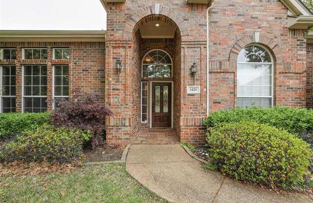 1425 Cherokee Court Gallery 2