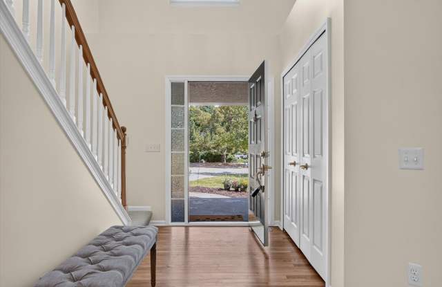 4905 Ravine Court Gallery 3