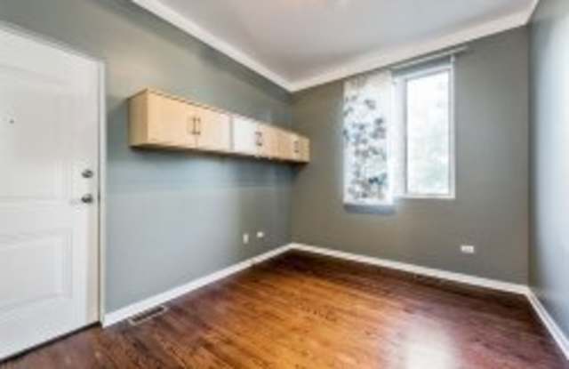 2065 North Kedzie Avenue Gallery 4