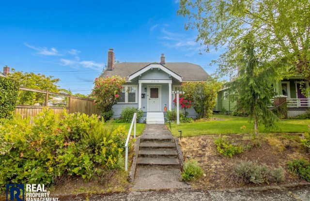 Fully Furnished North Tacoma Home Near Ruston Way & Stadium District! photos photos