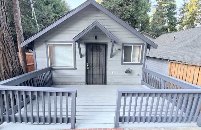 MOVE-IN SPECIAL--1/2 OFF FIRST MO RENT! Gallery 1