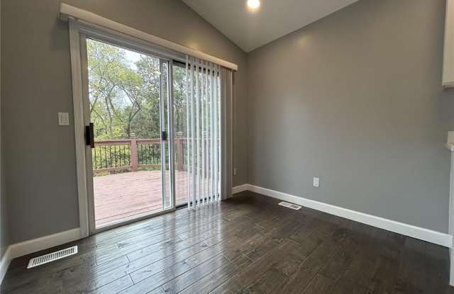 2423 Shiva Court Gallery 4