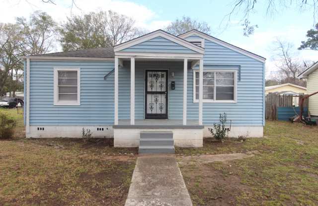 New On The Market! Fresh New Updates!! Better Hurry To See This One!! photos photos