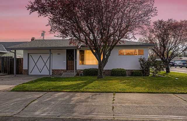 1262 S Sunset Dr - 1262 South Sunset Drive, Lodi, CA 95240 1262 S Sunset Dr - 1262 South Sunset Drive, Lodi, CA 95240