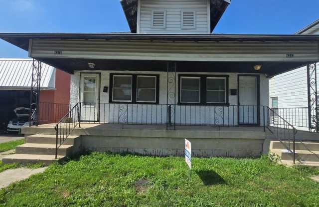 Spacious One Bedroom Duplex Near E. Michigan and Emerson photos photos