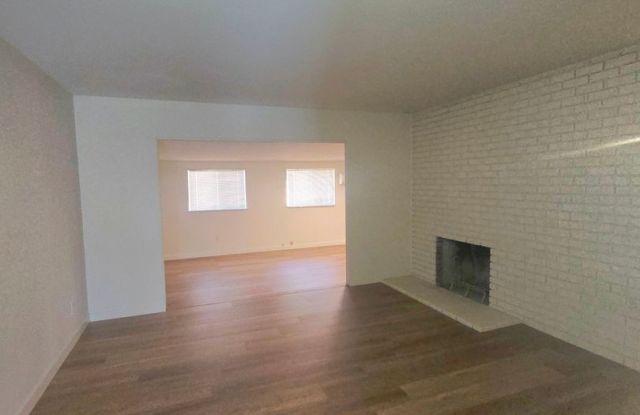 Spacious 4 bed 2 Bath Home Completely Renovated Gallery 3