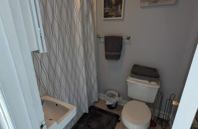 37 East Baltimore Street APT 2FAApt A photos photos