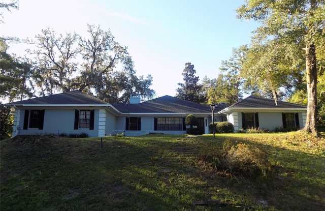 408 SASSAFRAS LANE photos photos