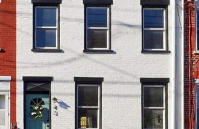 Charming 3 Bedroom Lancaster Home with Yard and Laundry Hookups! - 42 South Water Street, Lancaster, PA 17603